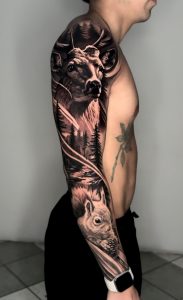 Ramiro Alfonso en 5 Ramiro Alfonso Gold Hand Tattoo 5 1