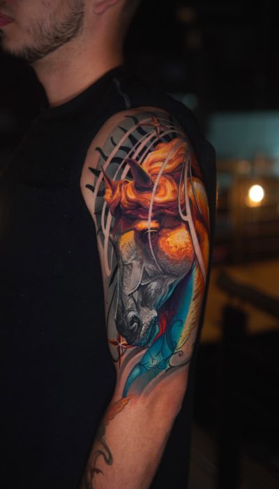 Home 8 Gold hand Tattoo Studio (6)